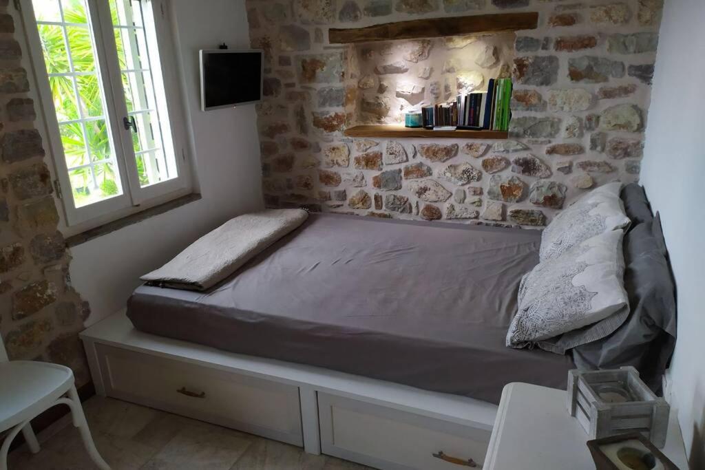 Klovino Beach House Douvia Eksteriør billede
